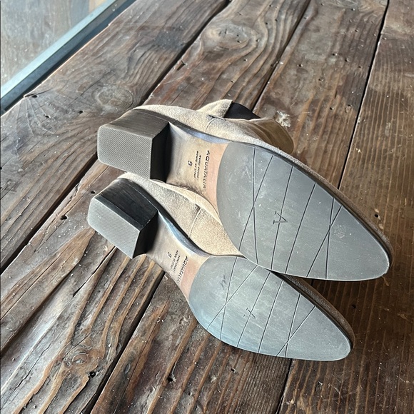 Like NEW! Aquatalia Beige Suede Chelsea boots women size 9 - Picture 5 of 7